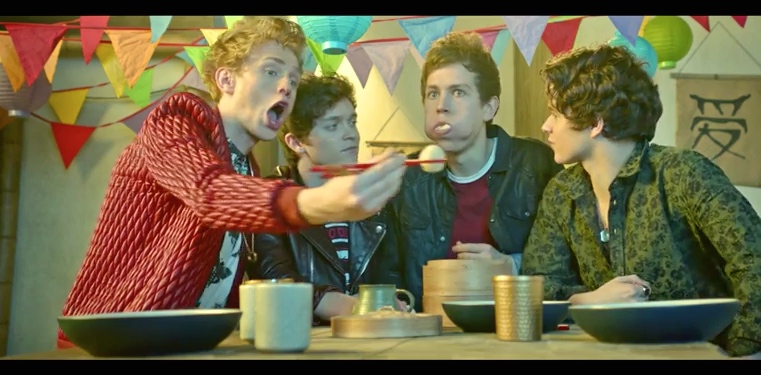 Новый клип The Vamps Kung Fu Fighting