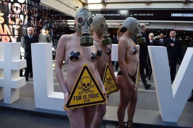 На открытии Недели моды в Лондоне прошла акция протеста