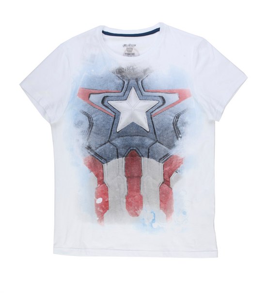 Капитан Америка и другие супергерои на футболках российского бренда