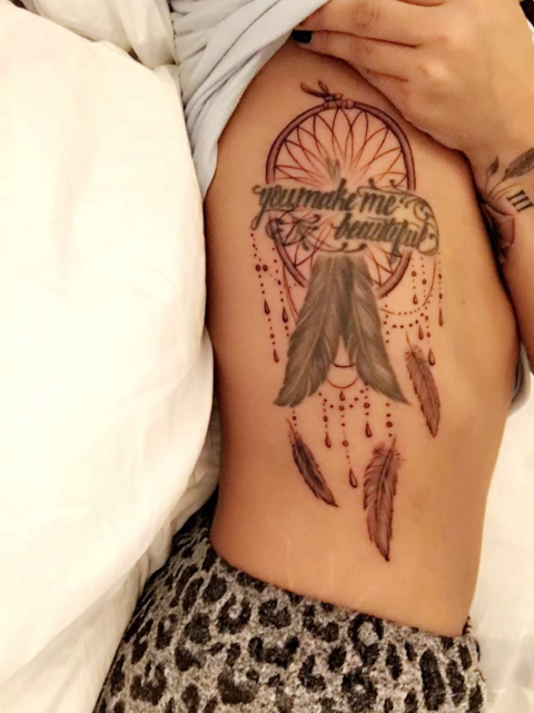 Деми Ловато поделилась фото новой татуировки