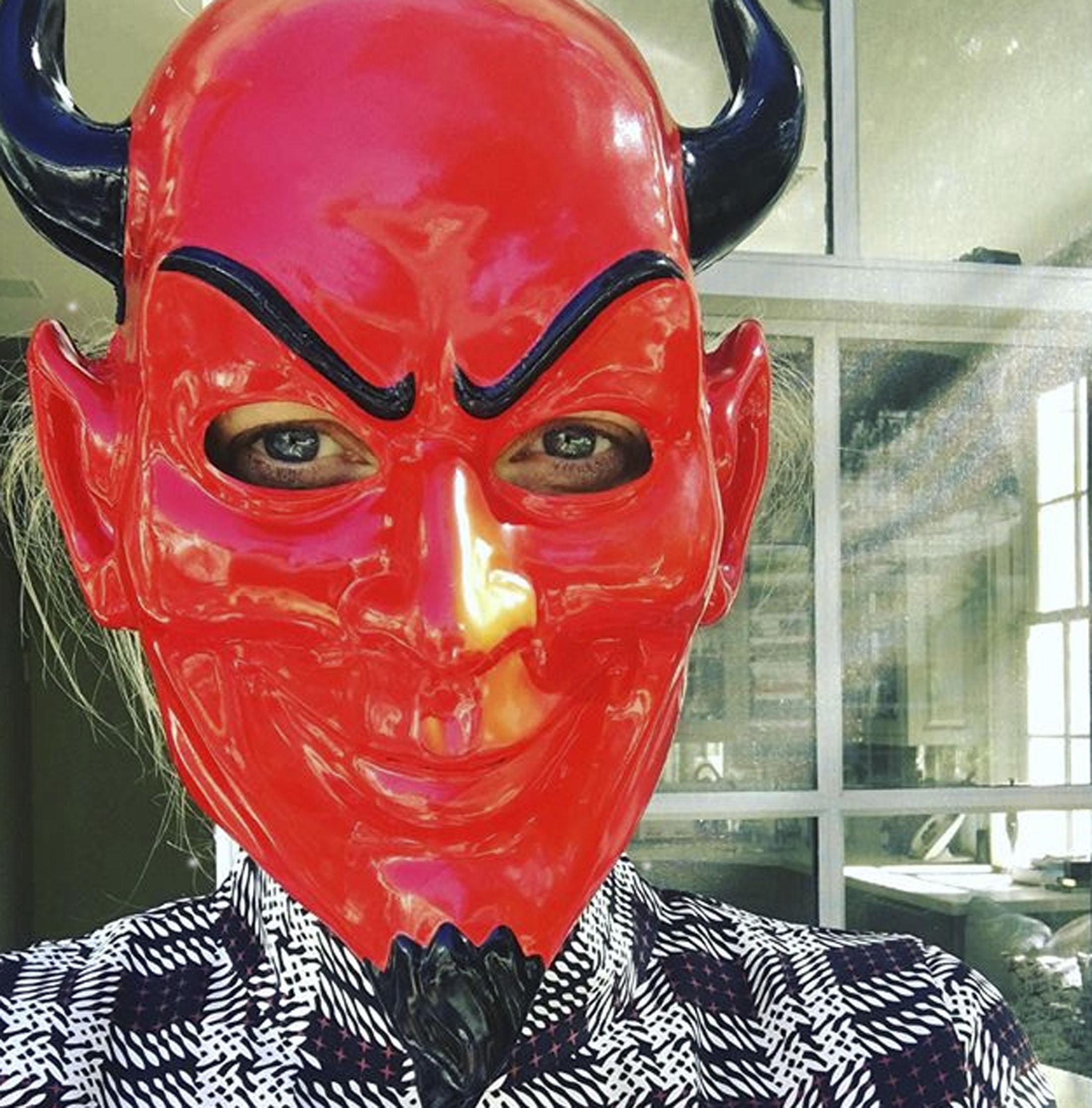 Королевы Крика: Красный Дьявол - это директор Уоллеса?!