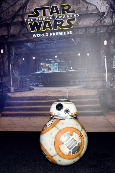 Премьера "Звездных войн" в Лос-Анджелесе и новый ролик о BB-8