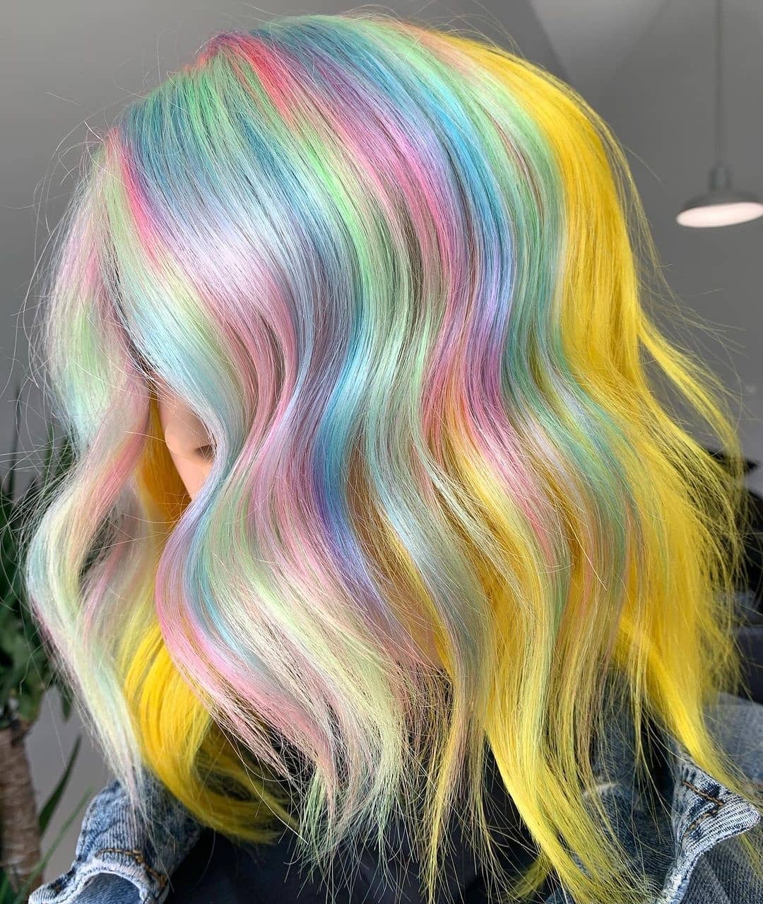 Модные окрашивания весны 2021: от хайповых до милых